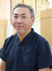記事監修者まるおか歯科 院長　丸岡宗康